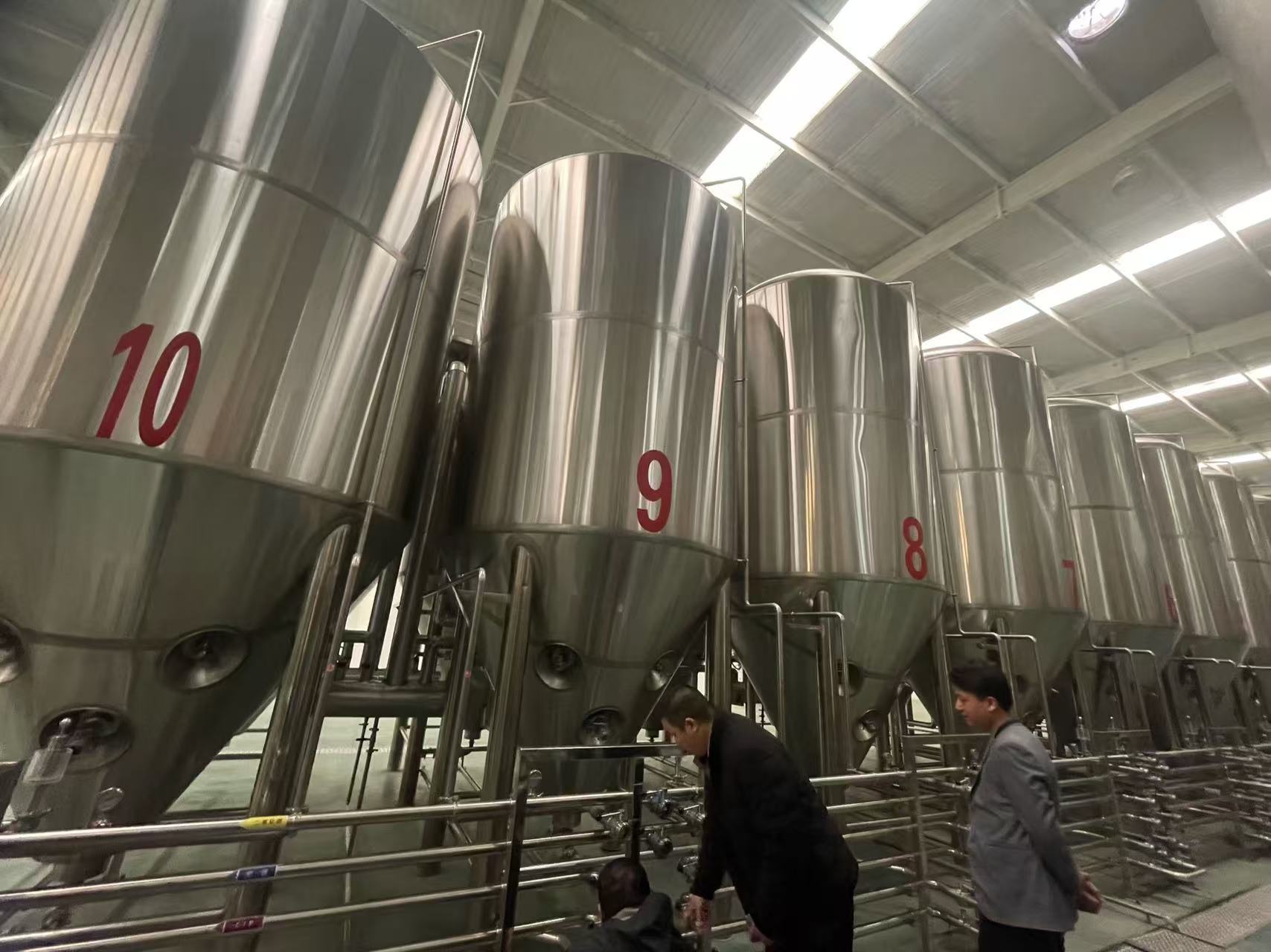 会泽精酿啤酒设备厂—平面布置、设备设计、制造、调试、培训等一条龙服务